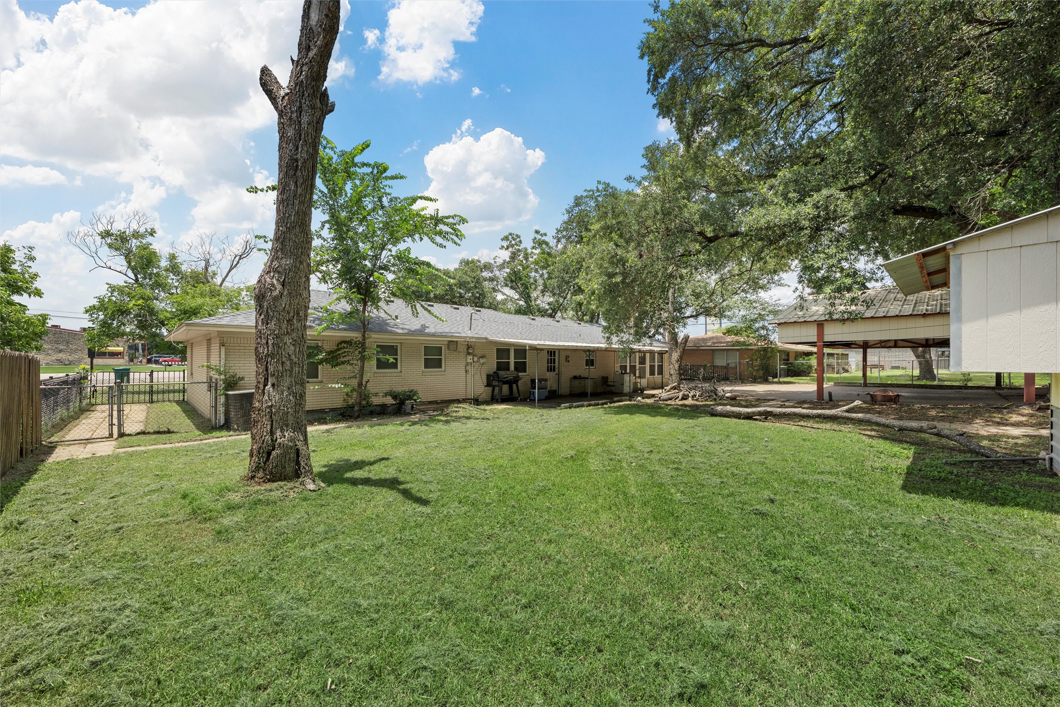 631 N Robinson Drive Robinson TX 76706