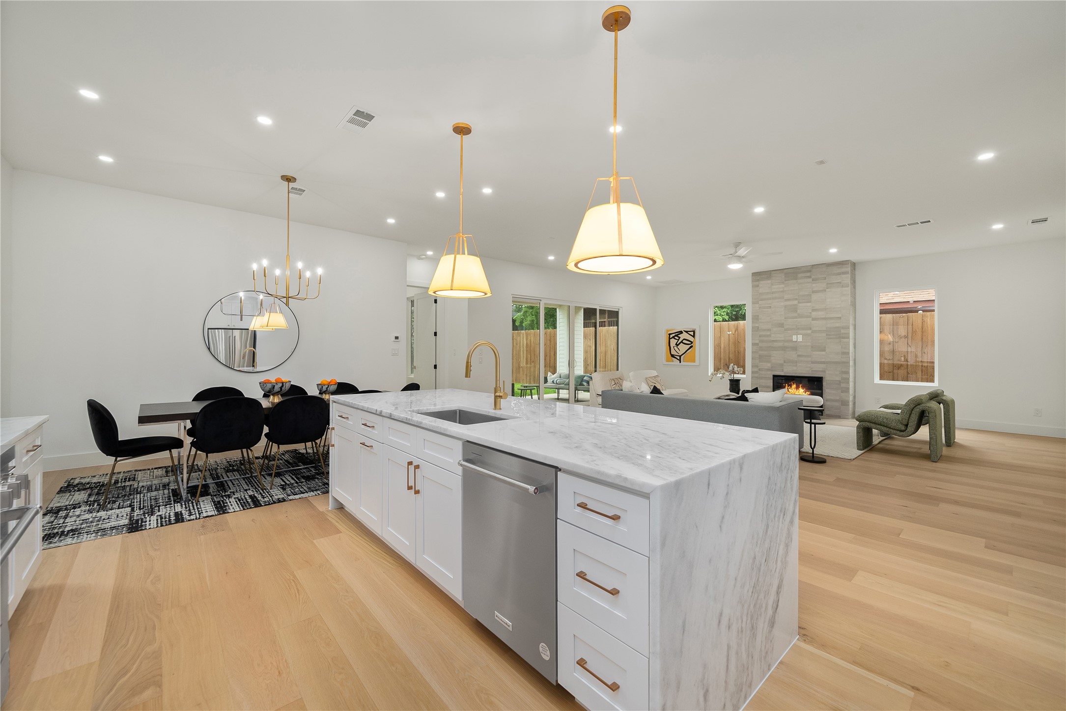 2414 Grigsby Avenue Dallas TX 75204