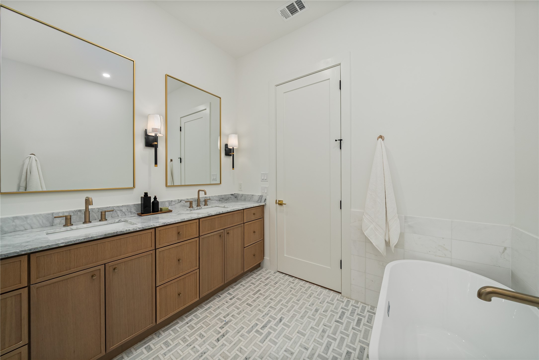 2414 Grigsby Avenue Dallas TX 75204