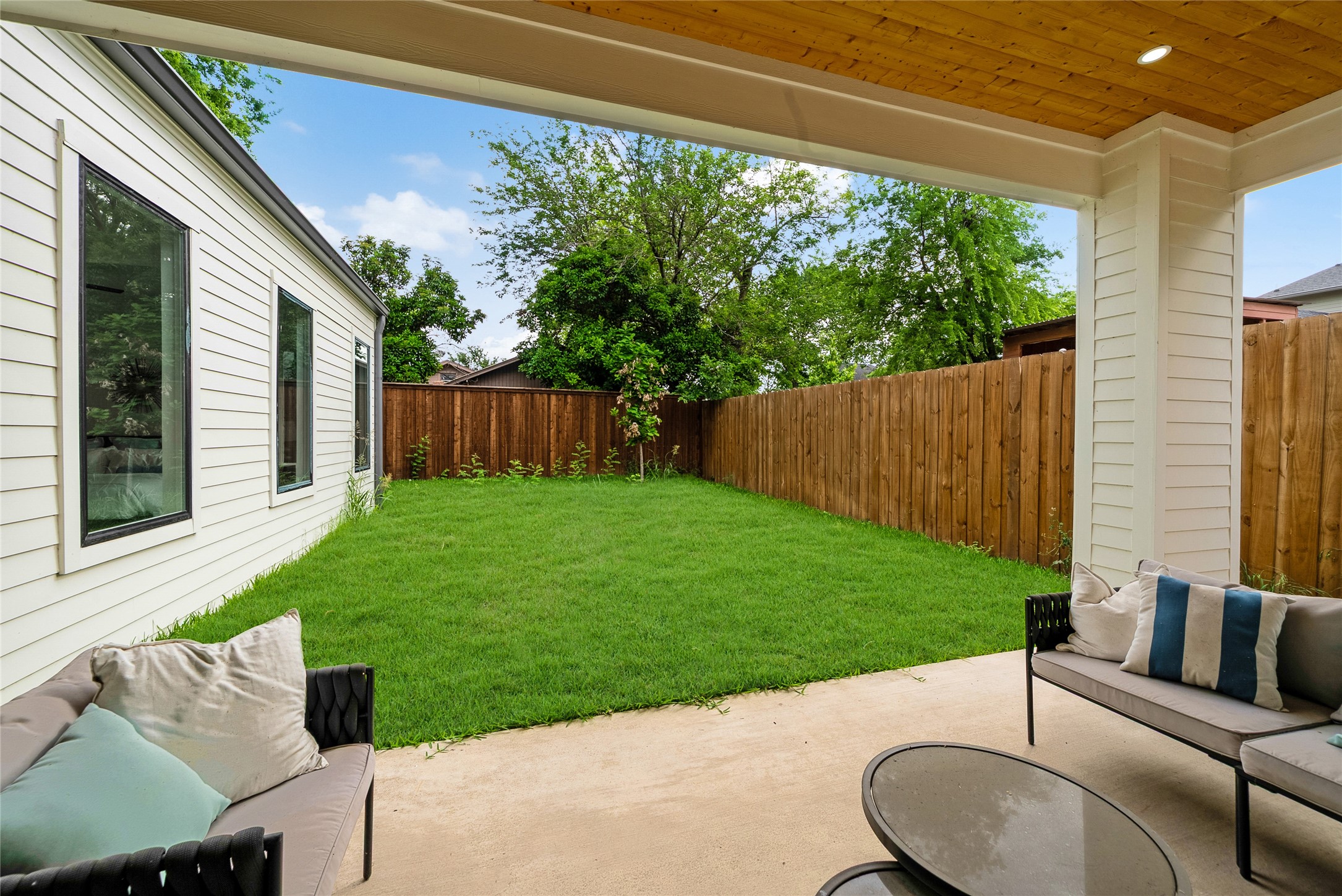 2414 Grigsby Avenue Dallas TX 75204