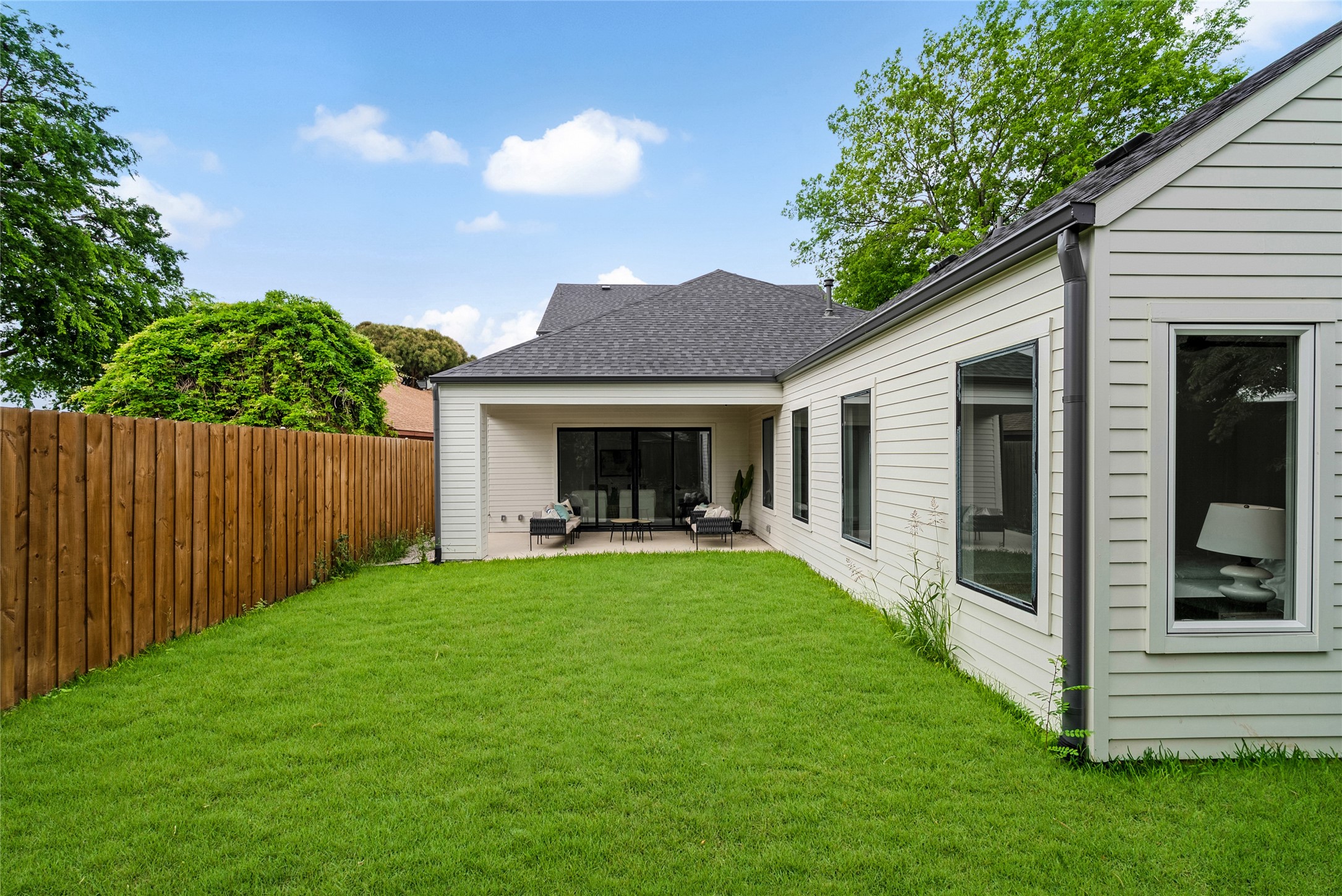 2414 Grigsby Avenue Dallas TX 75204