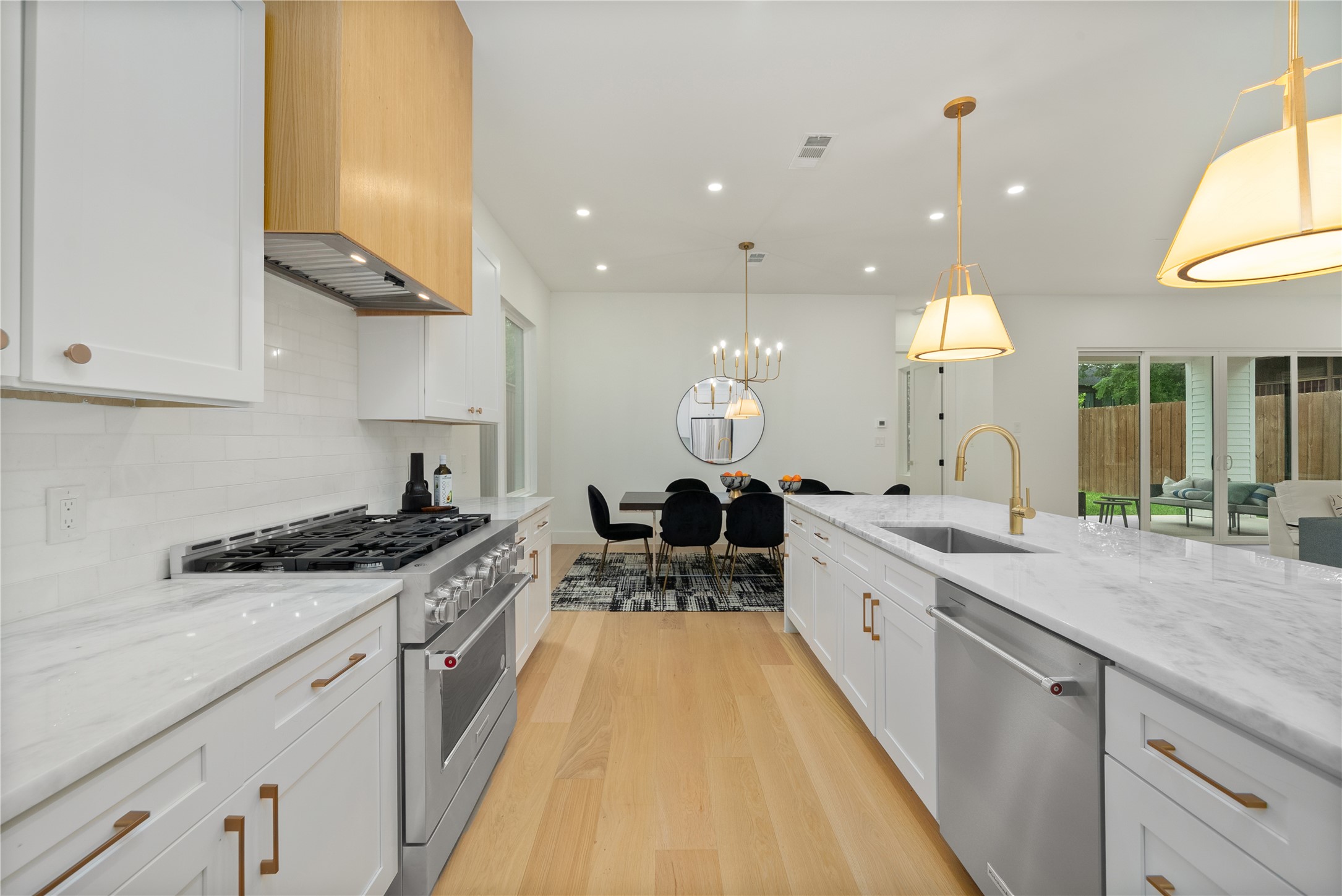 2414 Grigsby Avenue Dallas TX 75204