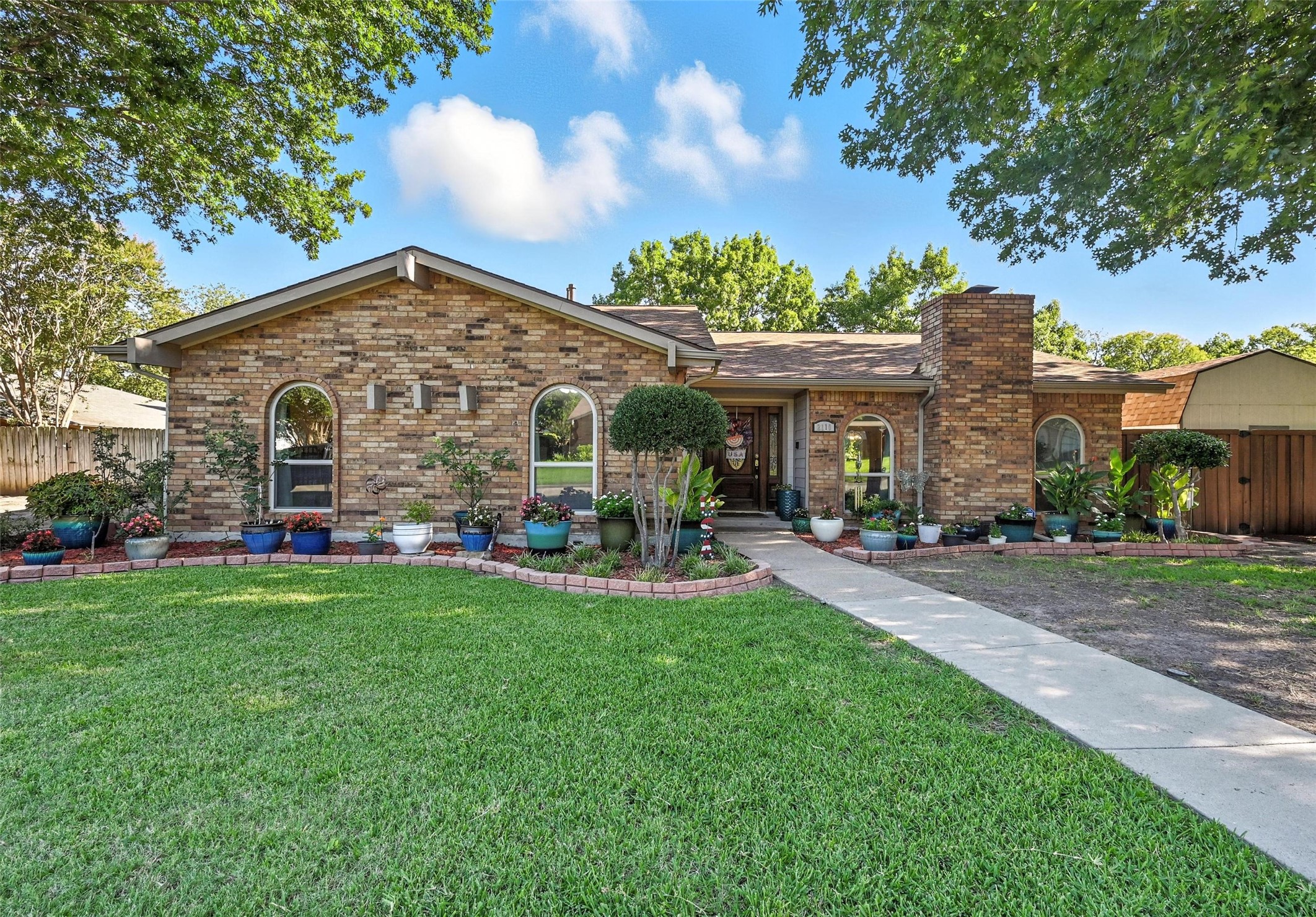2110 Butterfield Trail Grand Prairie TX 75052