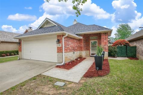 829 Claycourt Circle Fort Worth TX 76120
