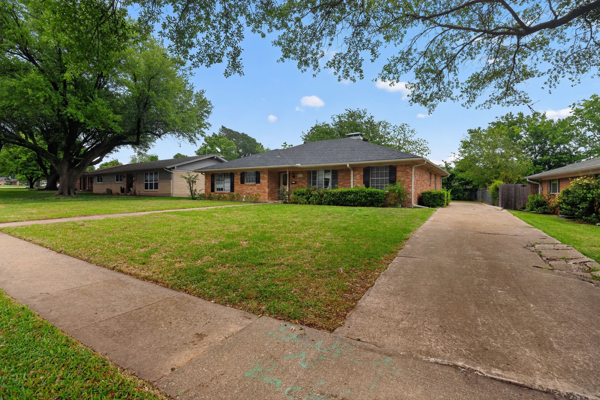 1616 W Shields Drive Sherman TX 75092