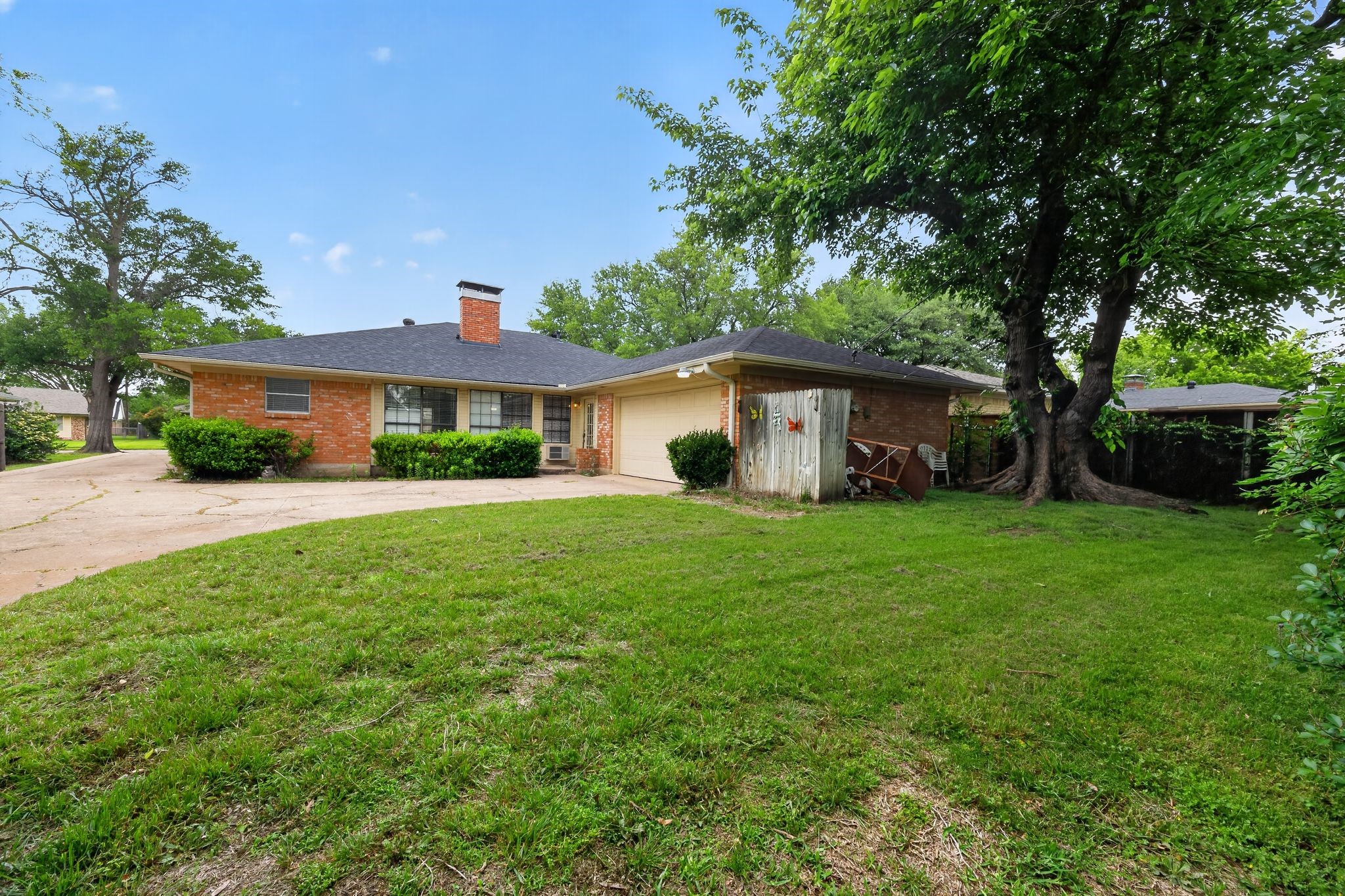 1616 W Shields Drive Sherman TX 75092