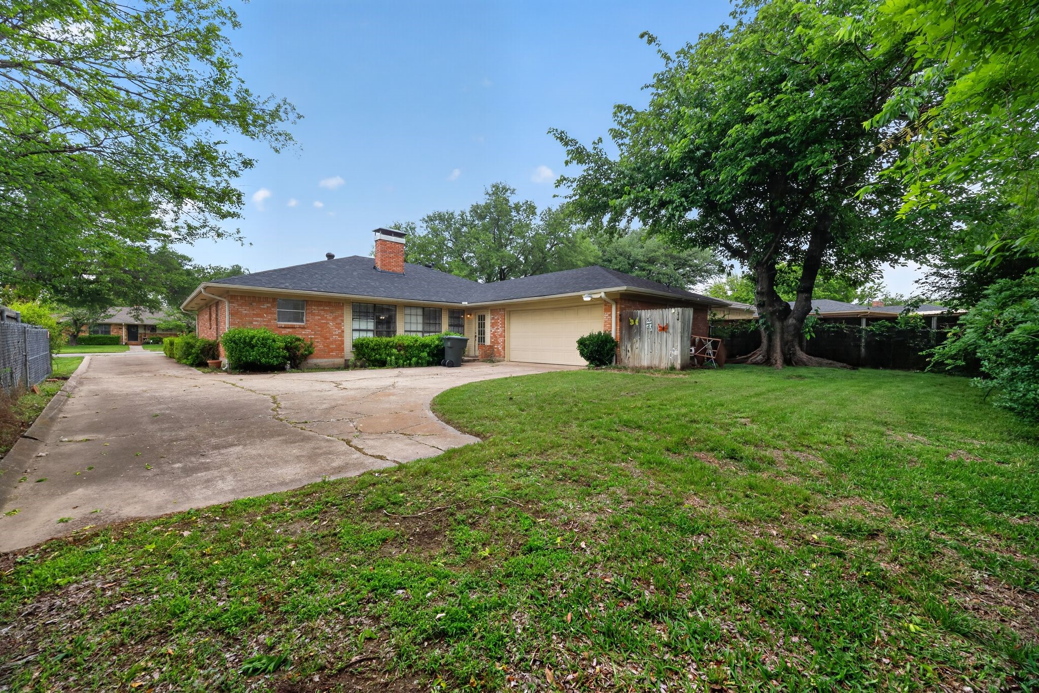 1616 W Shields Drive Sherman TX 75092