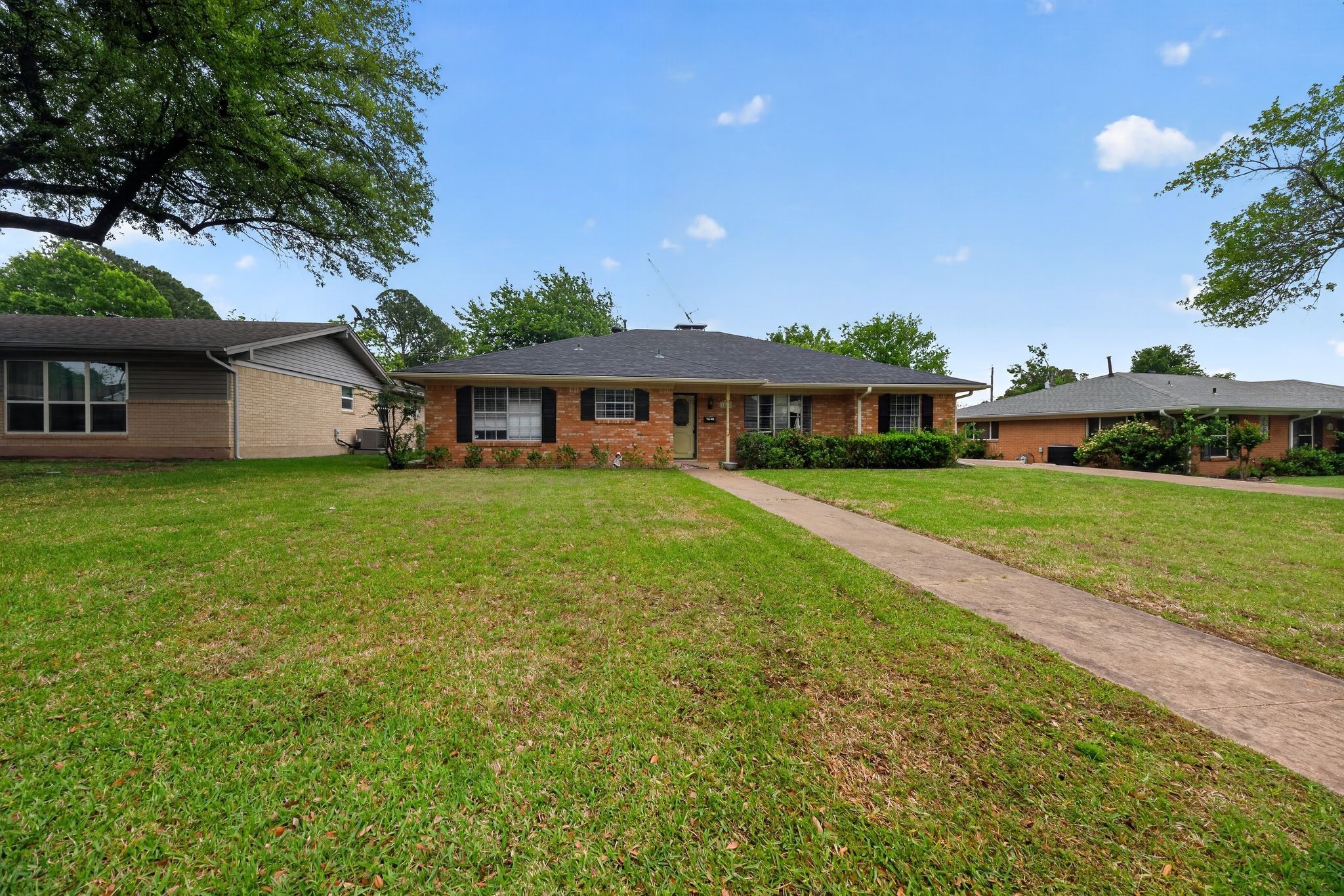 1616 W Shields Drive Sherman TX 75092