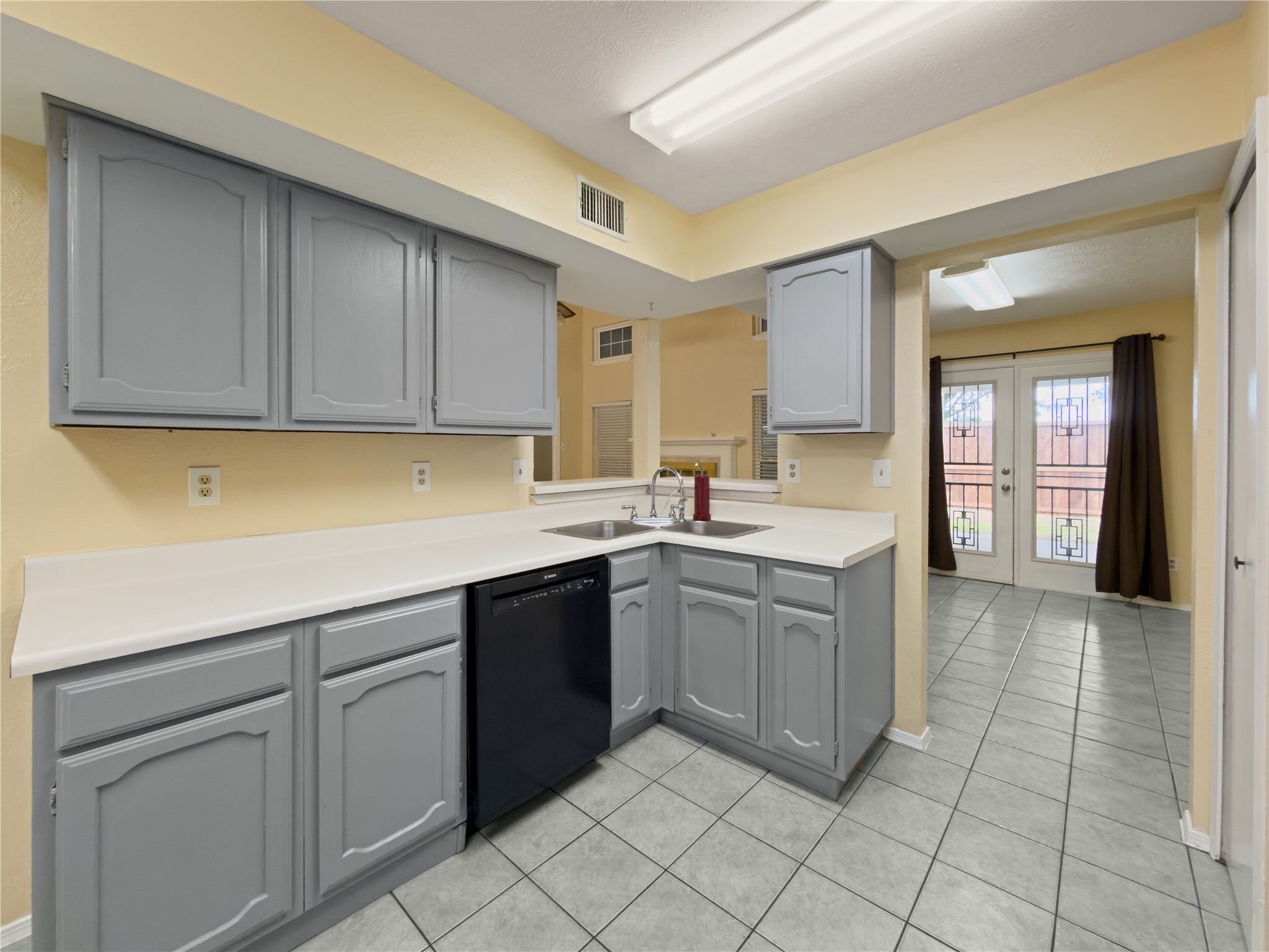 2426 Sutton Drive Arlington TX 76018