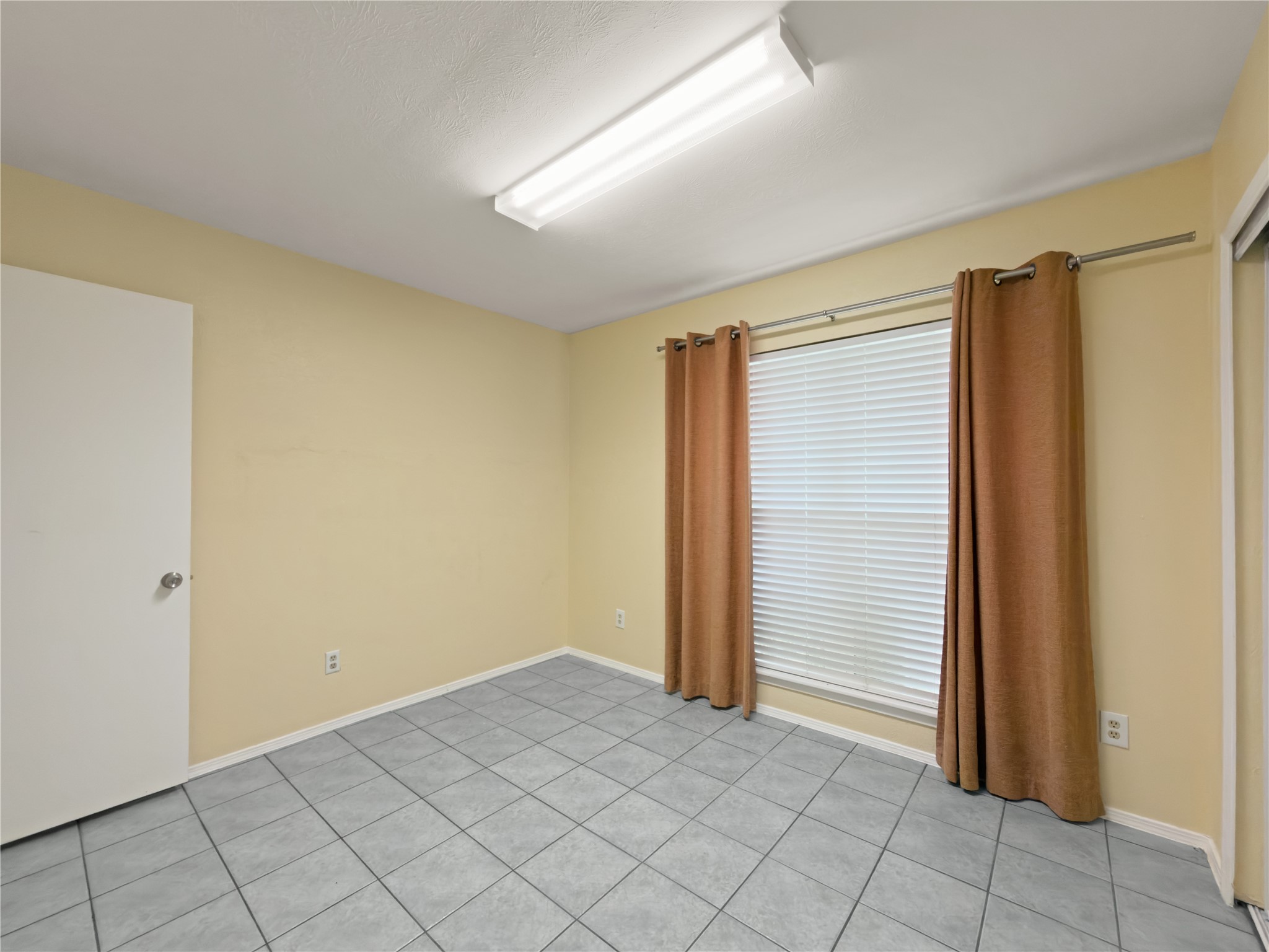 2426 Sutton Drive Arlington TX 76018