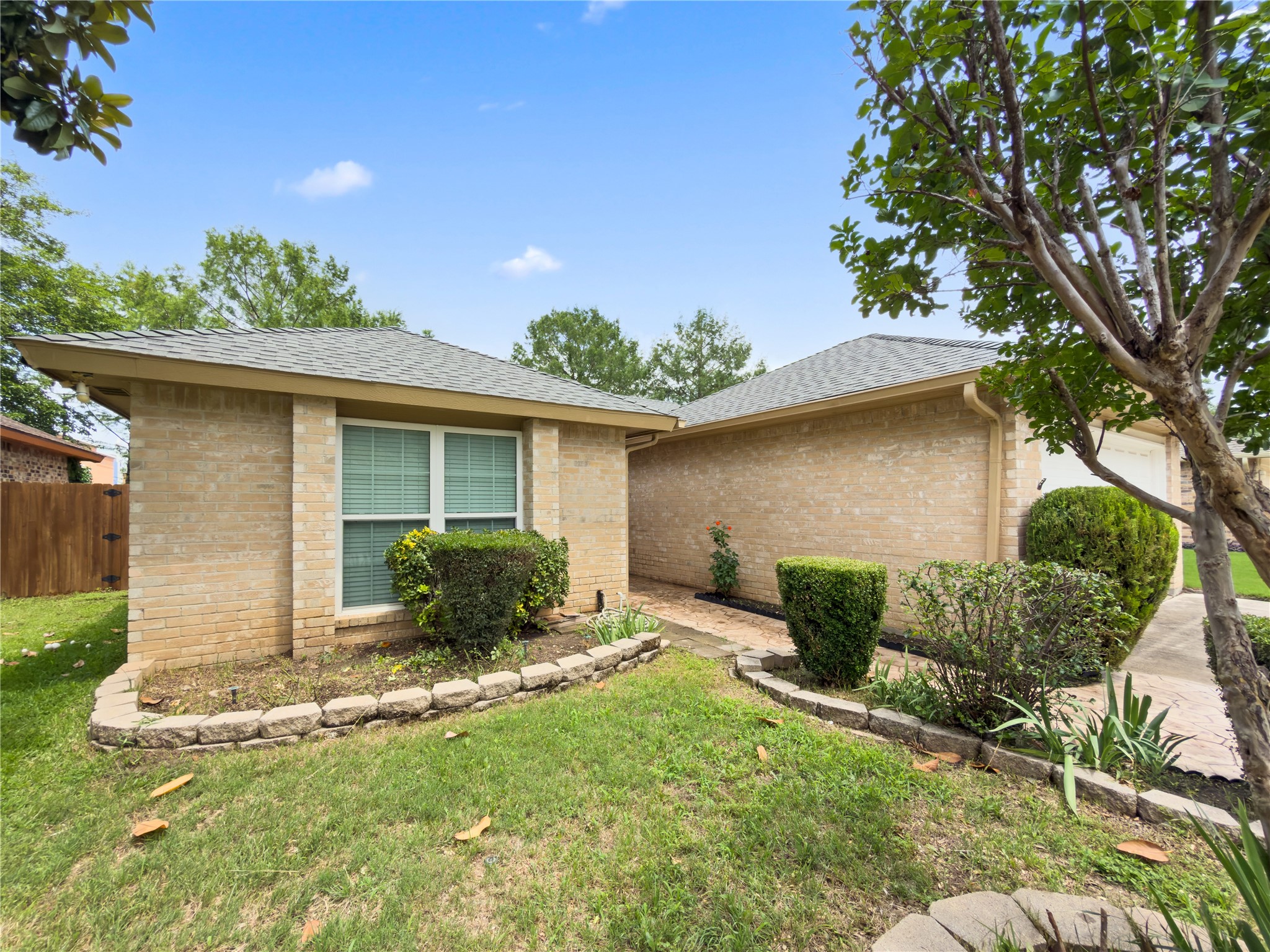 2426 Sutton Drive Arlington TX 76018