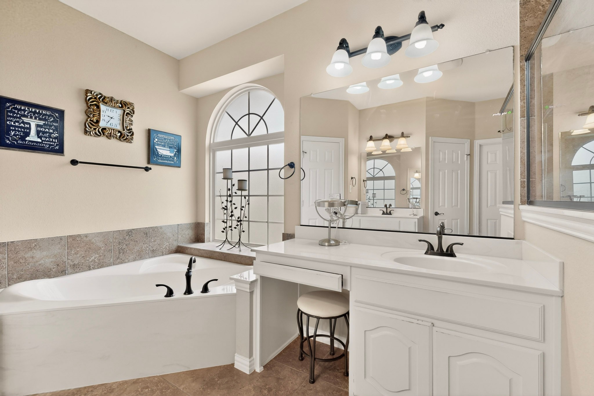 914 Hidden Lakes Drive Cedar Hill TX 75104