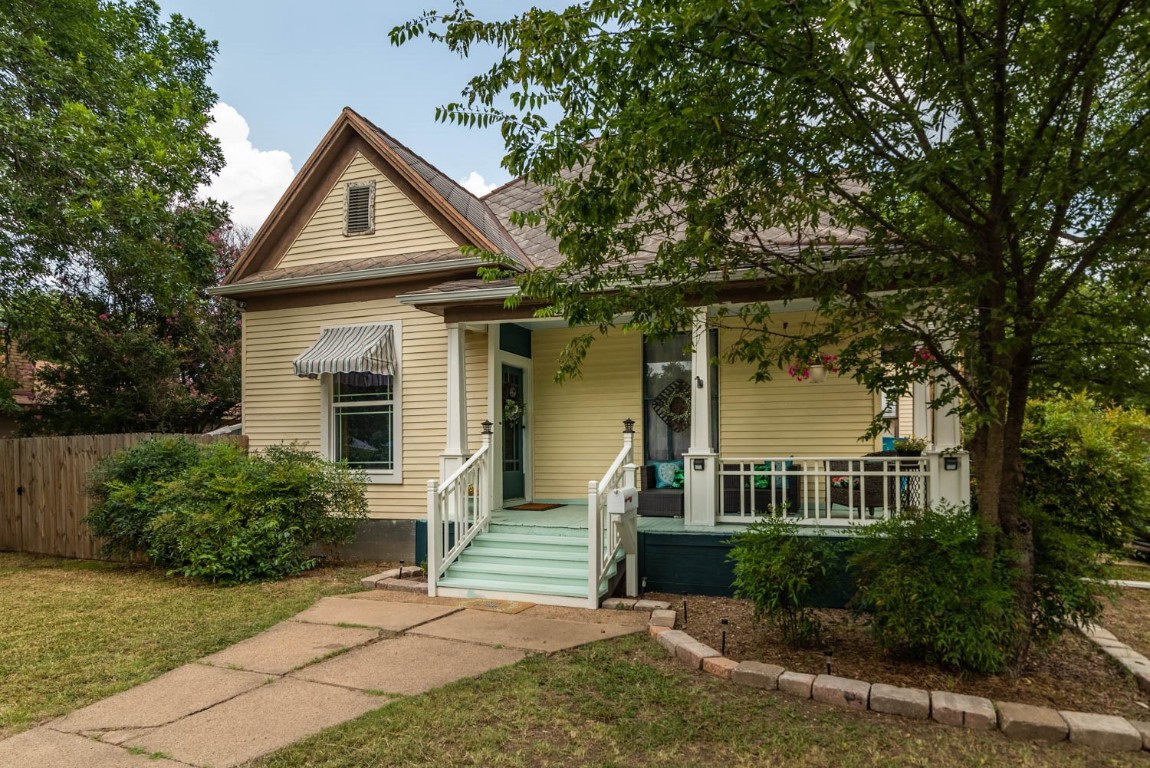 203 N Grand Avenue Sherman TX 75090
