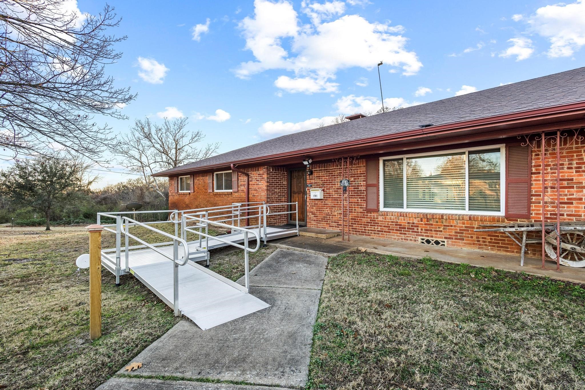 1701 S Lillis Lane Denison TX 75020