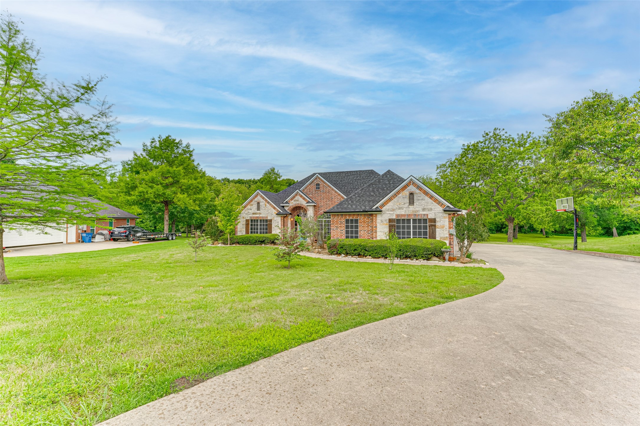 1411 Red Oak Circle Farmersville TX 75442