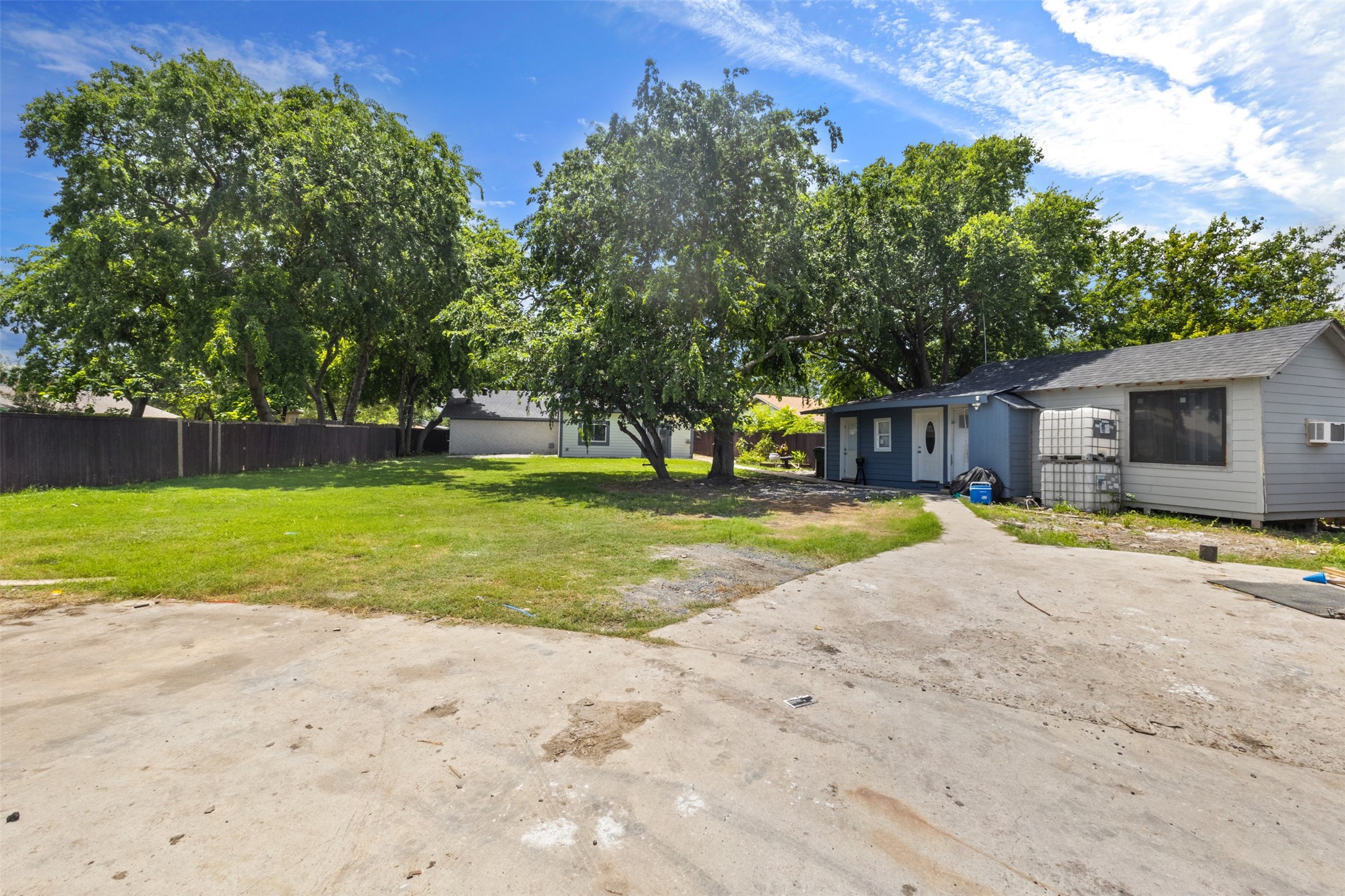 1065 Sunset Circle Garland TX 75040