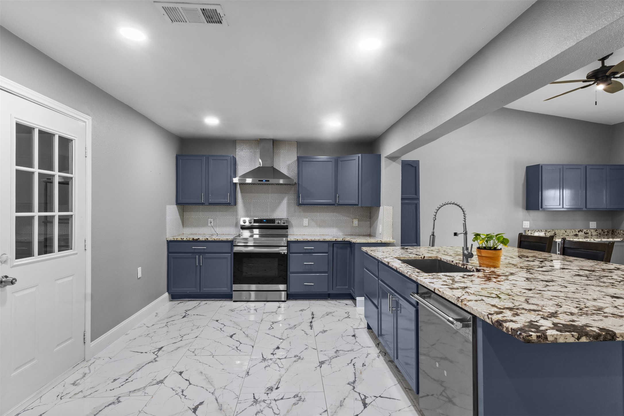 1065 Sunset Circle Garland TX 75040
