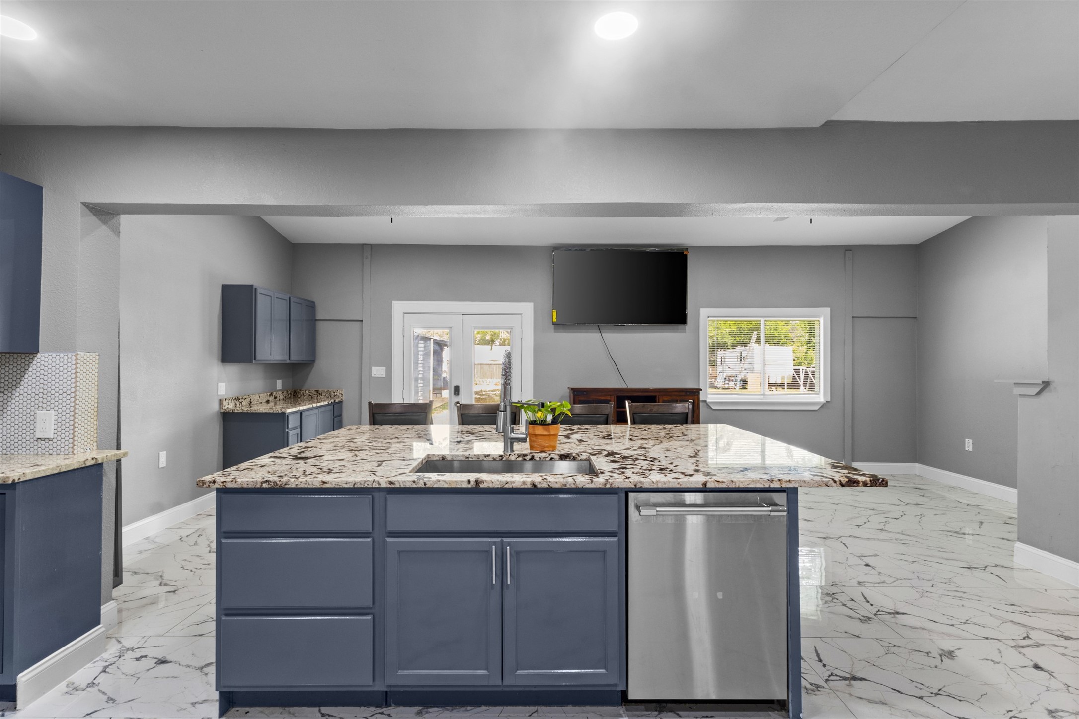 1065 Sunset Circle Garland TX 75040