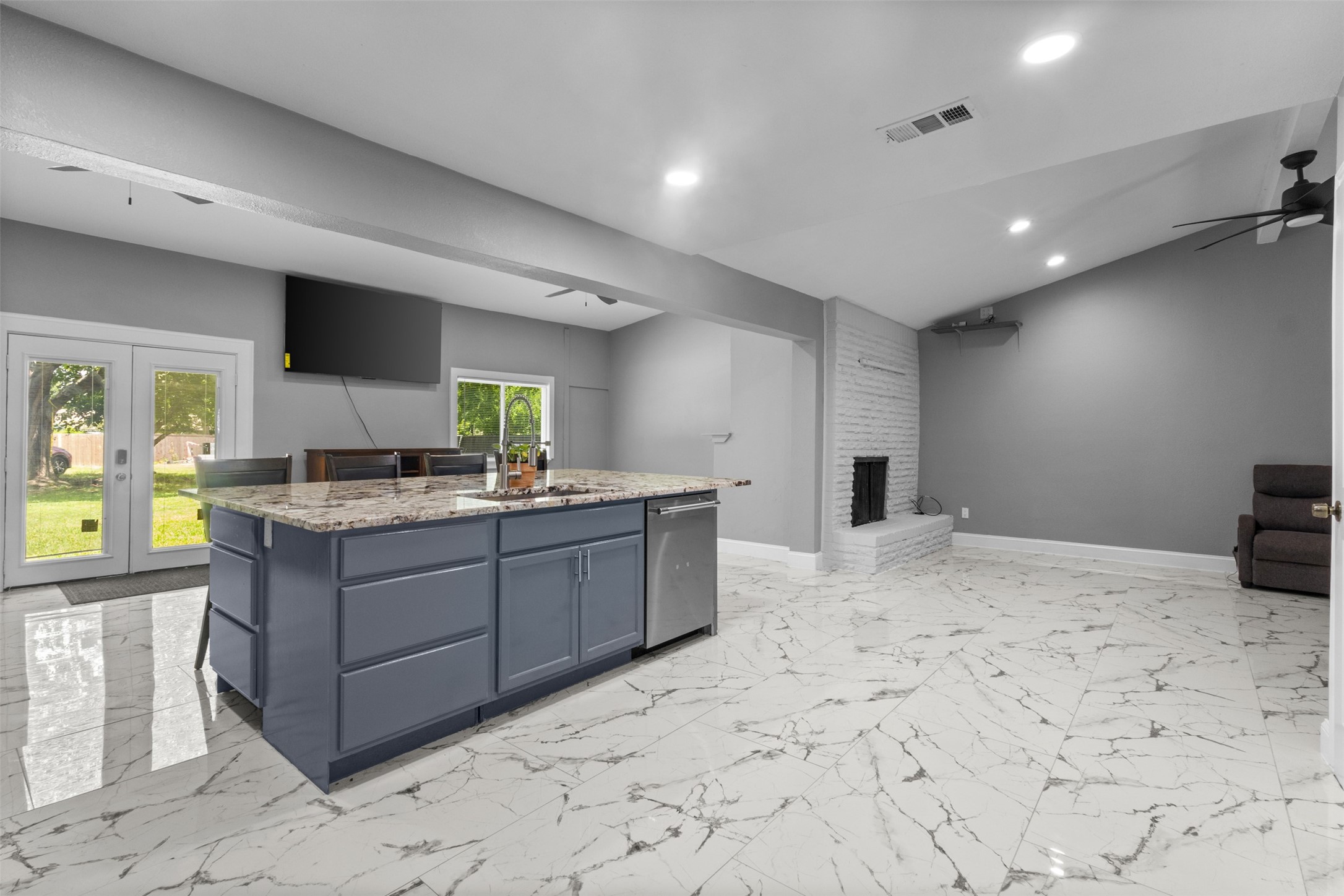 1065 Sunset Circle Garland TX 75040