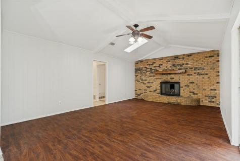 1203 Linda Lane Cleburne TX 76033