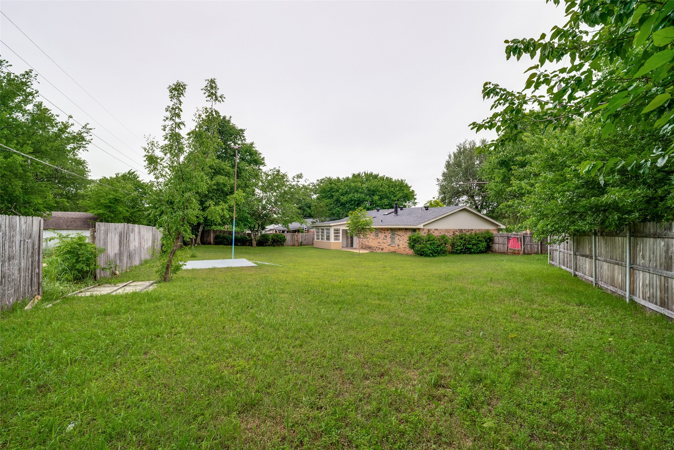 1203 Linda Lane Cleburne TX 76033