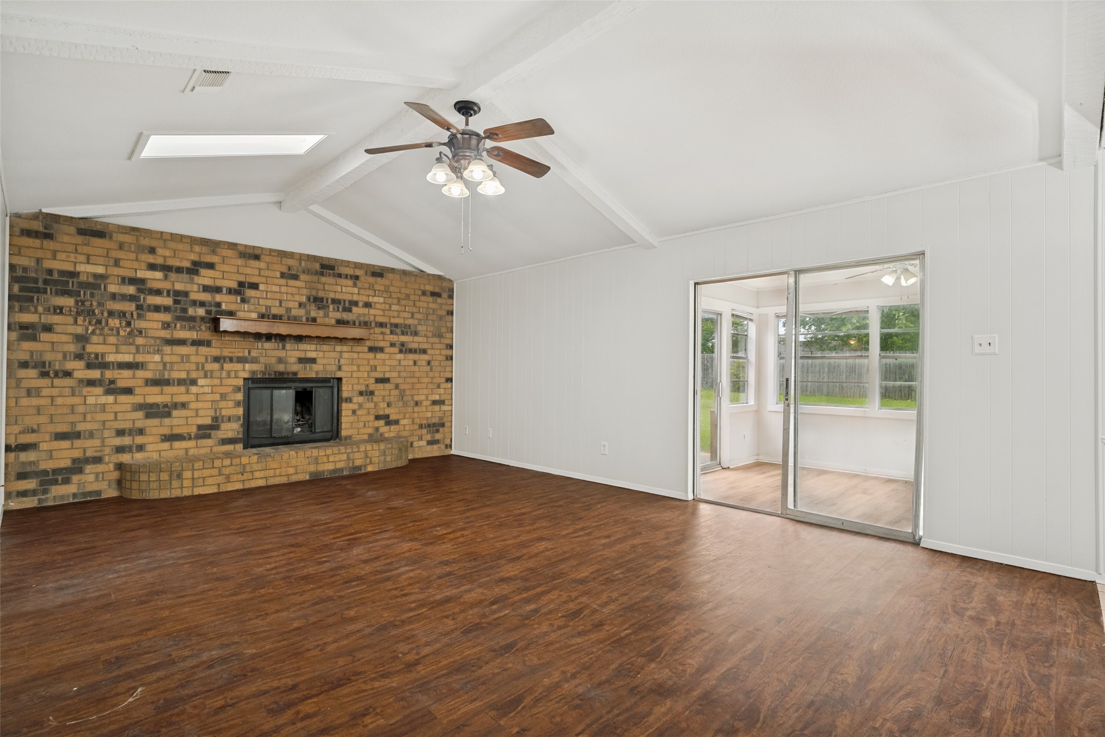 1203 Linda Lane Cleburne TX 76033