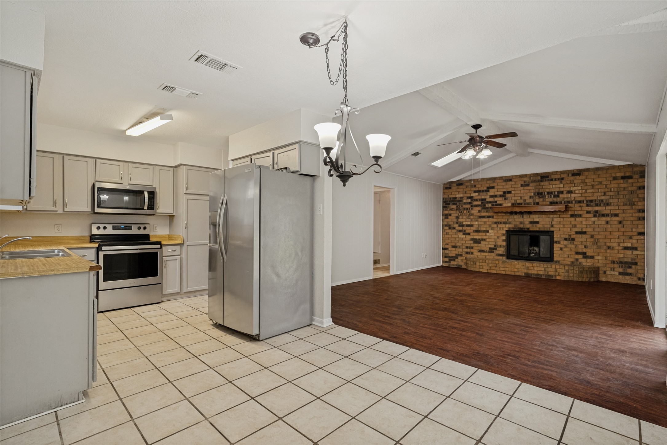 1203 Linda Lane Cleburne TX 76033
