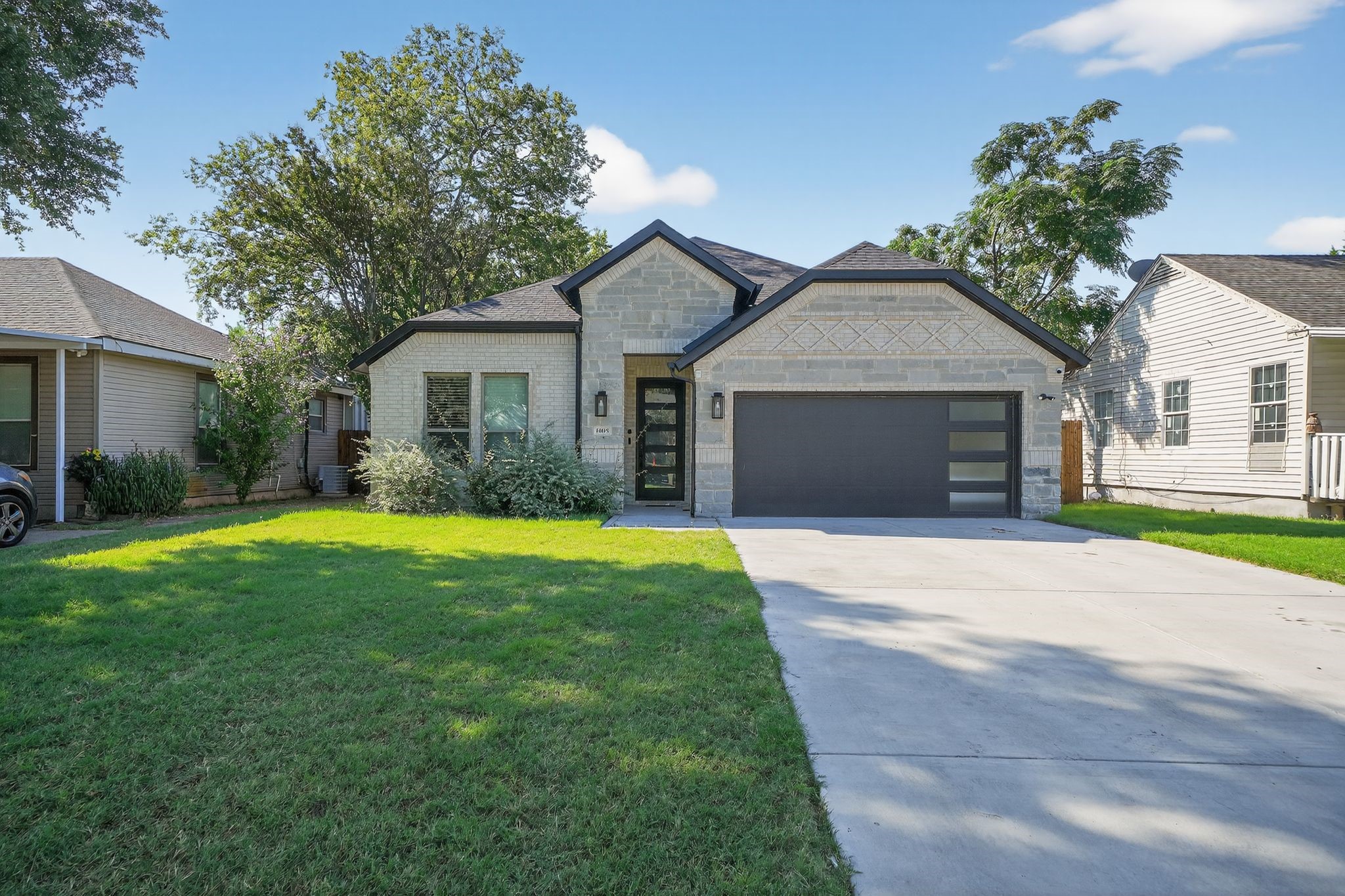 1005 Oak Street Grand Prairie TX 75050