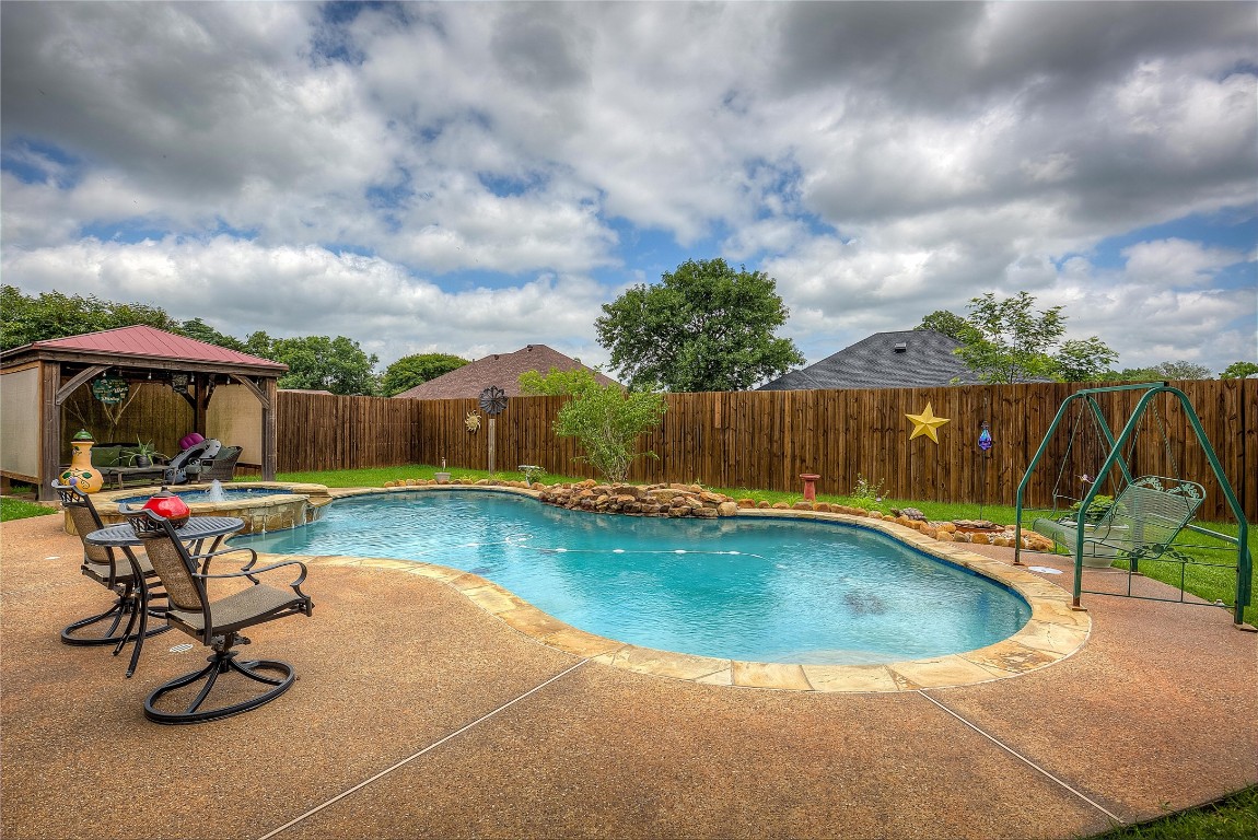 6913 Justin Lane Greenville TX 75402