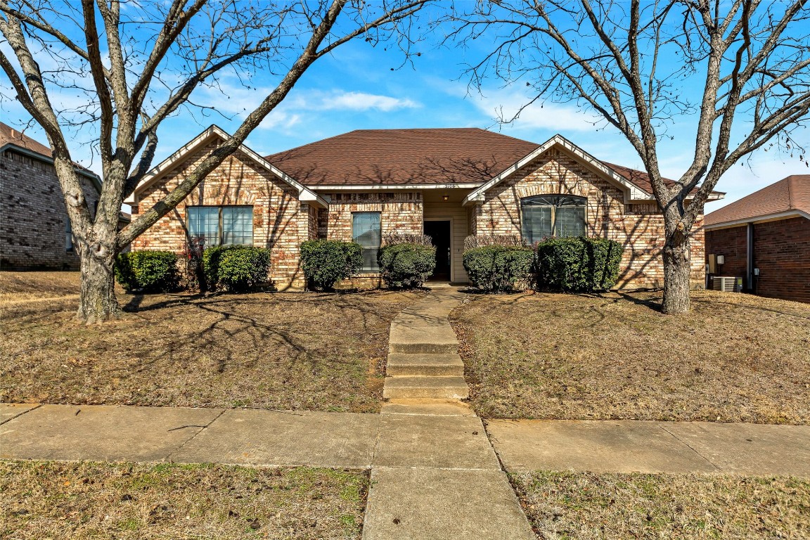 2106 Live Oak Drive Garland TX 75040