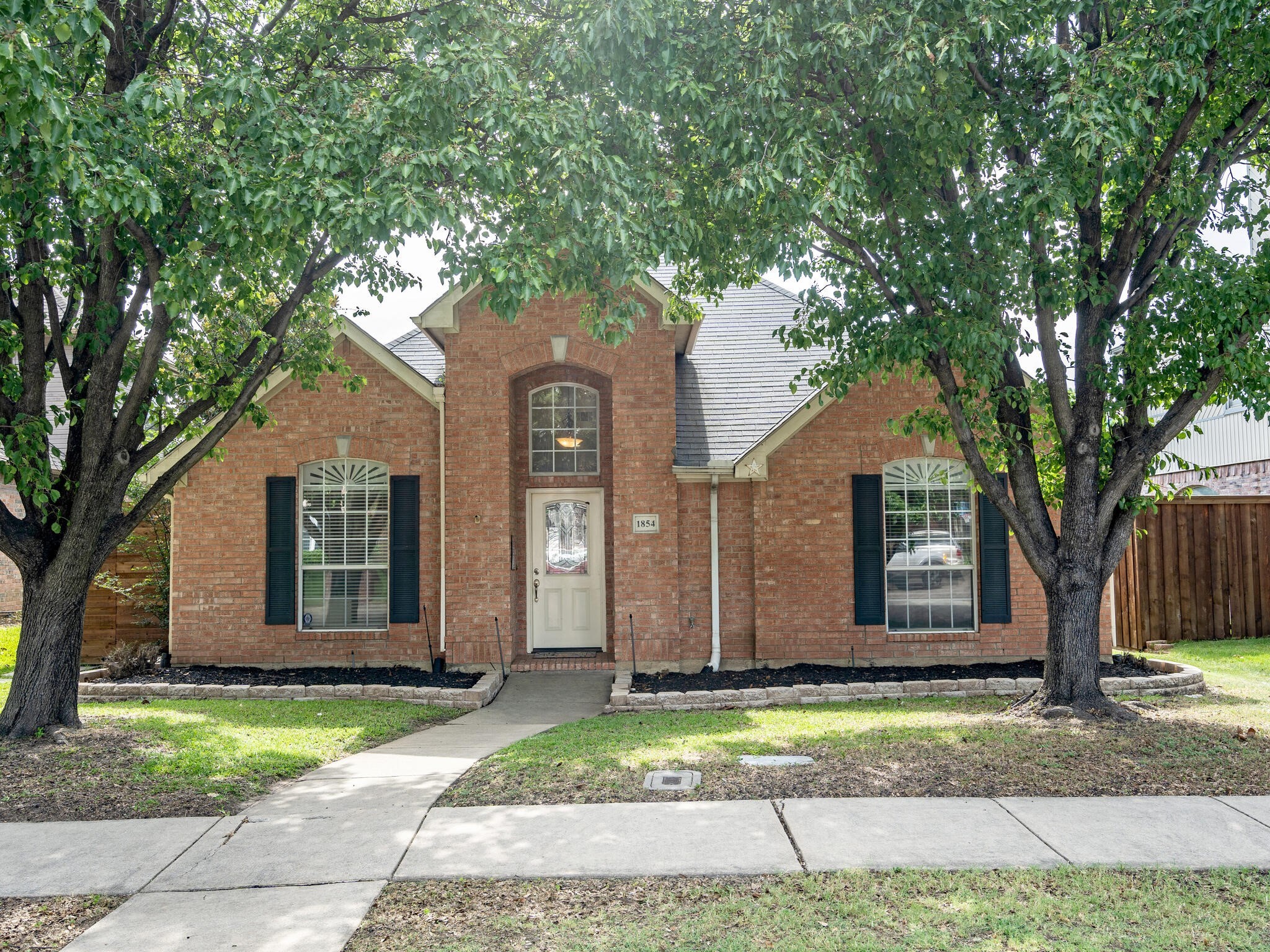 1854 Crosshaven Drive Lewisville TX 75077