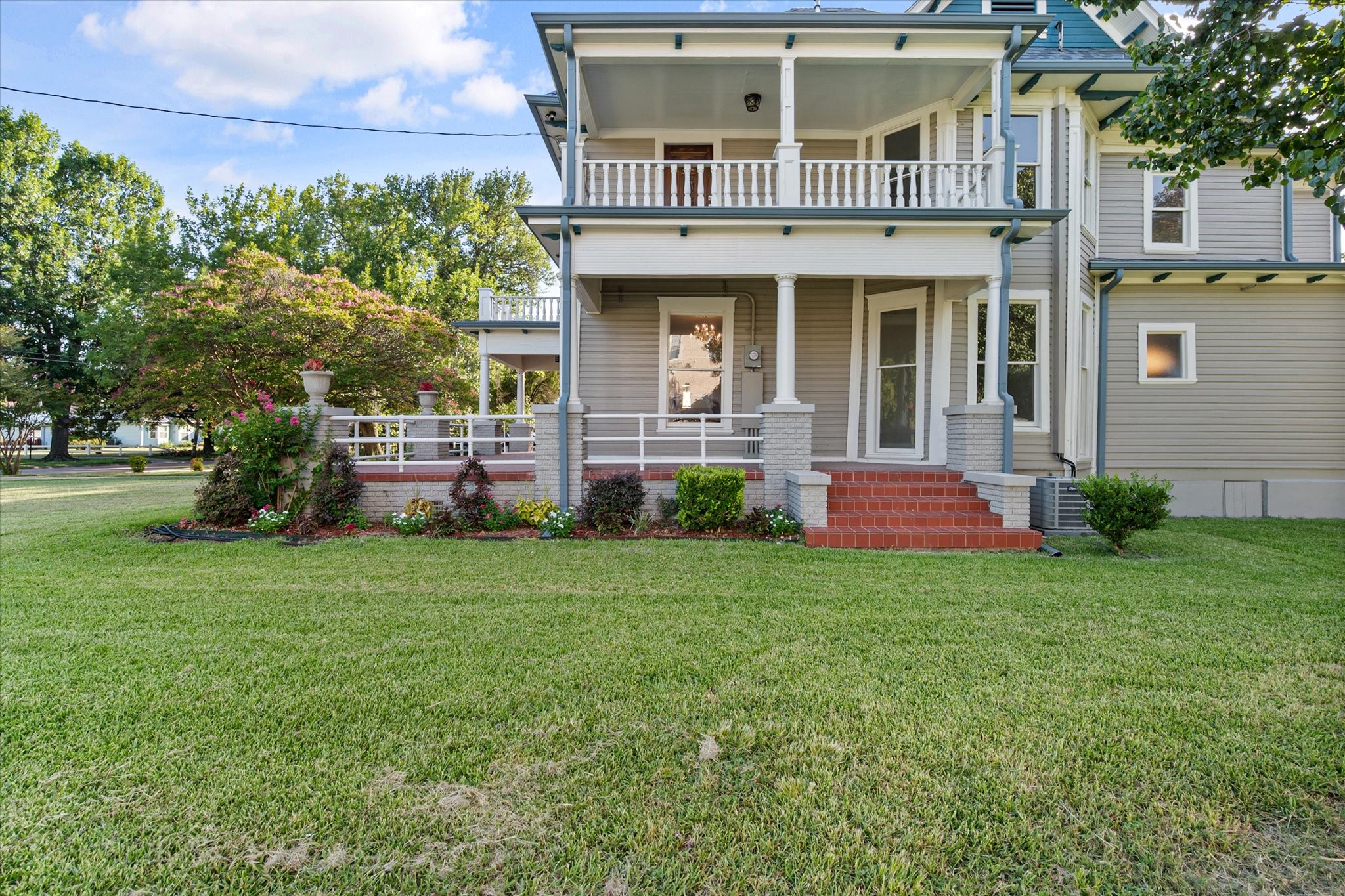 1020 W 3rd Avenue Corsicana TX 75110