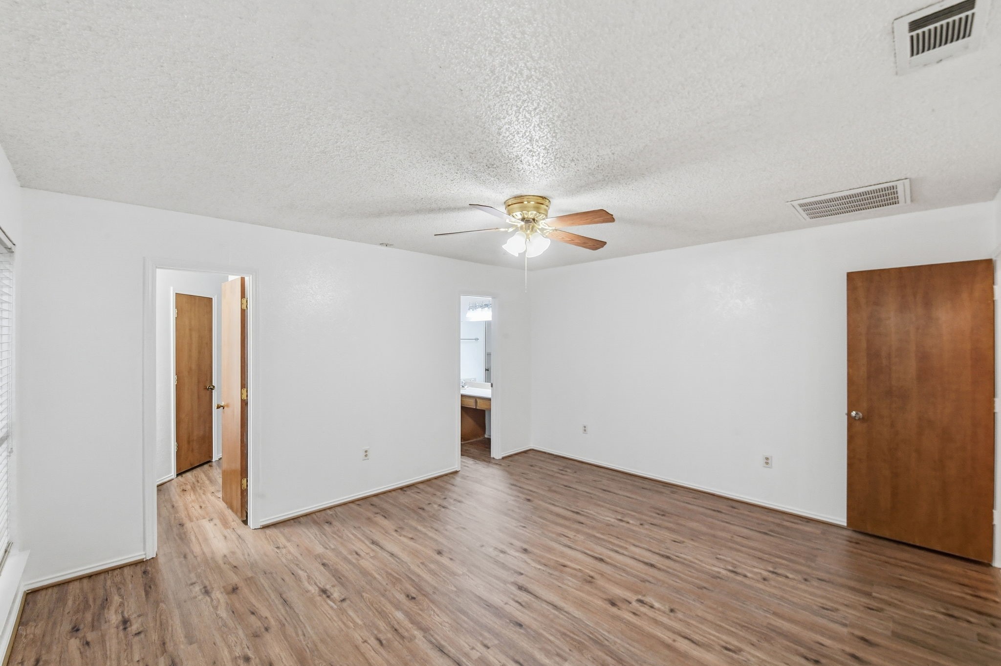 3021 Mossy Oak Lane Bedford TX 76021