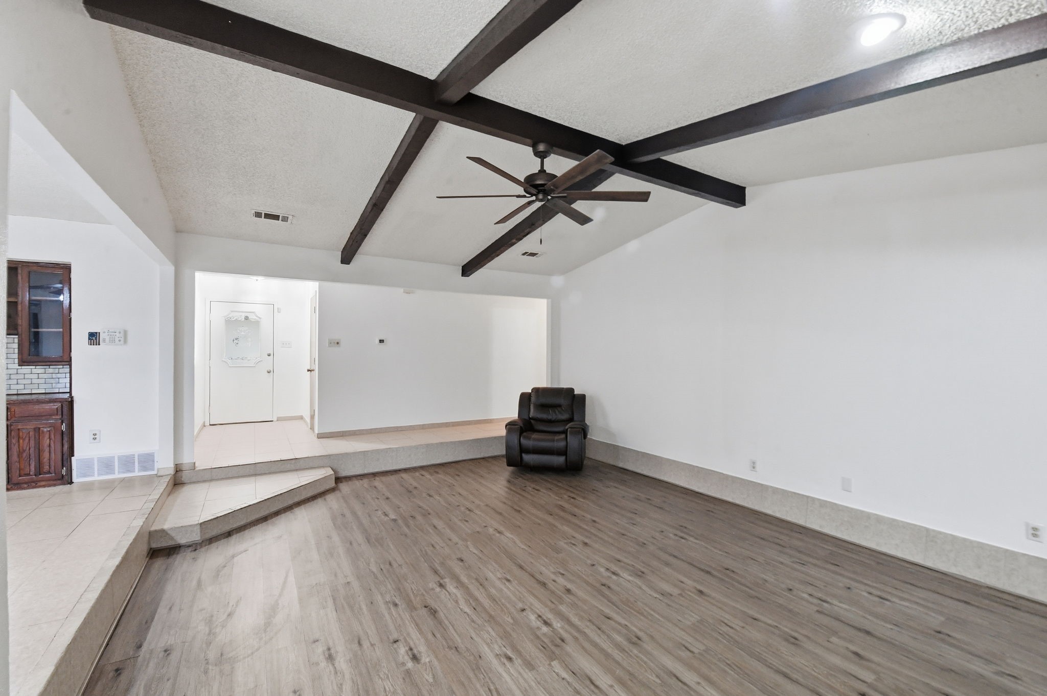 3021 Mossy Oak Lane Bedford TX 76021