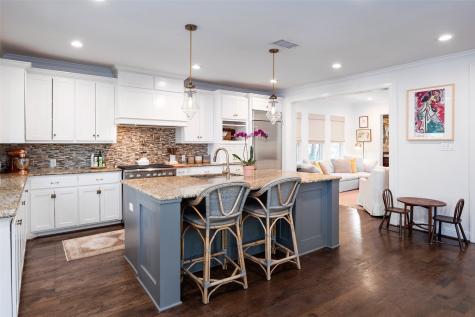 326 S Edgefield Avenue Dallas TX 75208