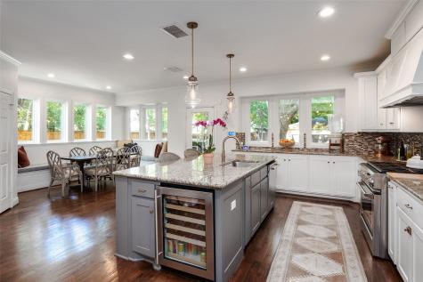 326 S Edgefield Avenue Dallas TX 75208