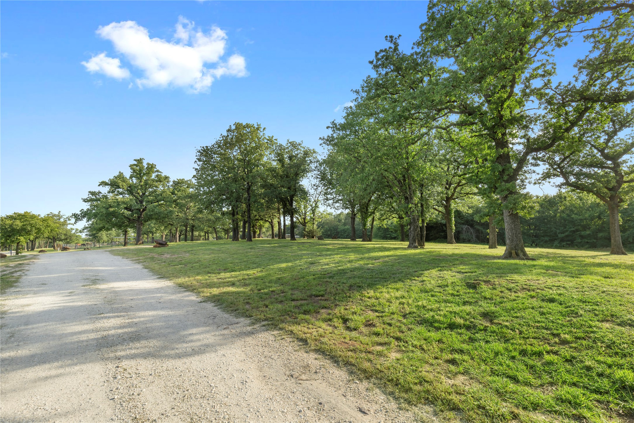 8016 E Us Highway 82 Gainesville TX 76240