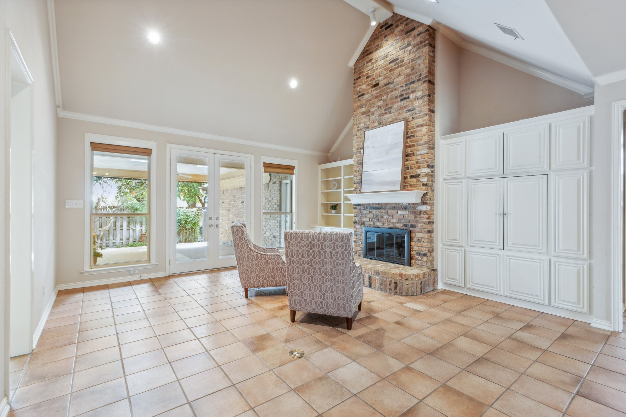 2217 Patterson Place Arlington TX 76012