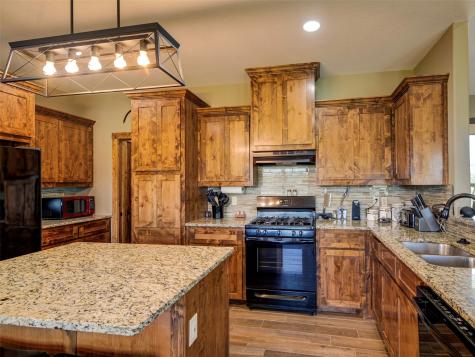 1020 County Road 1596 Alvord TX 76225