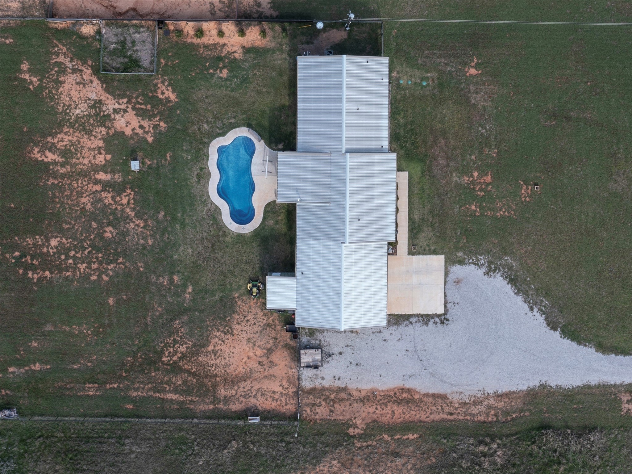 1020 County Road 1596 Alvord TX 76225