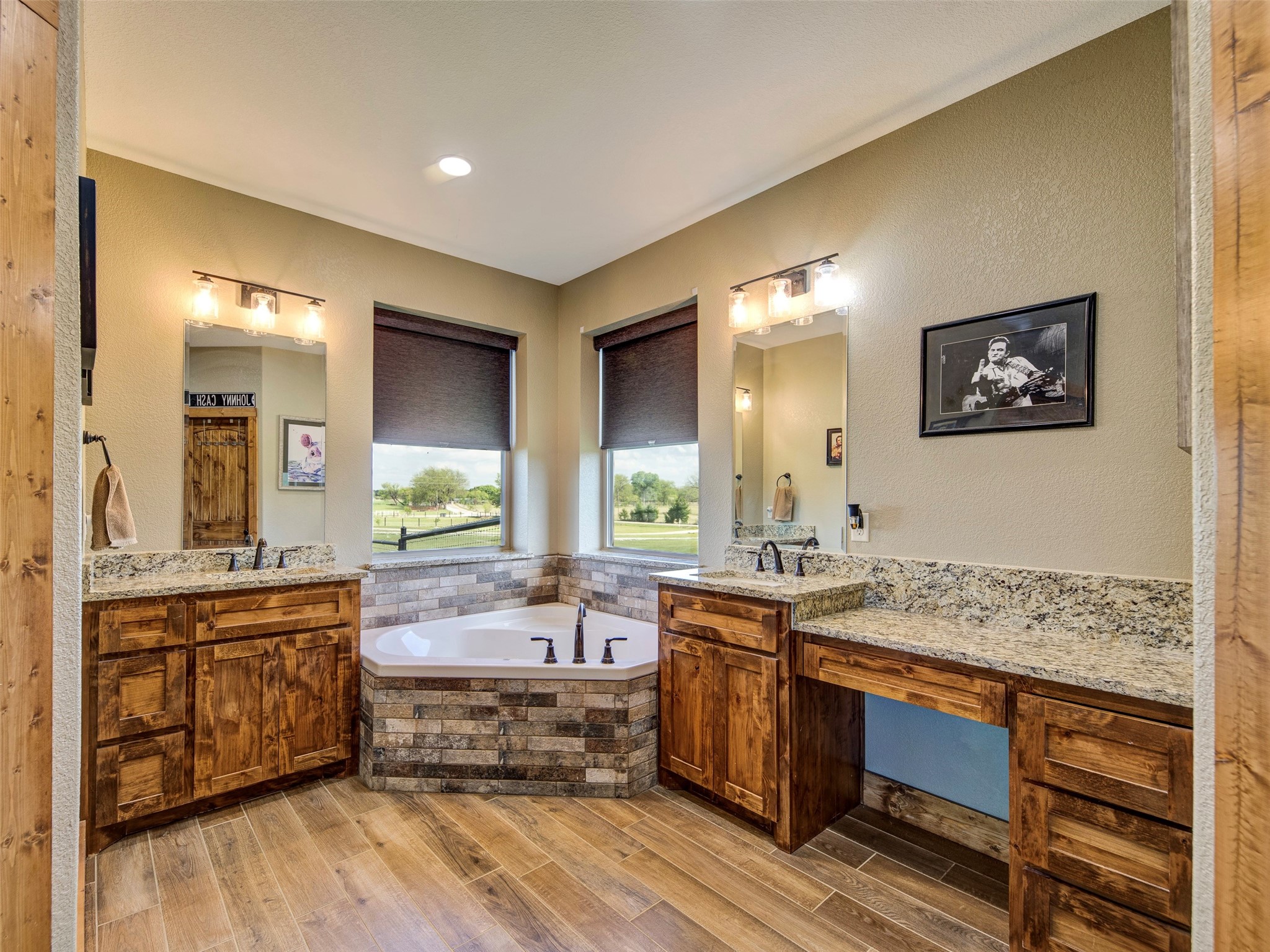 1020 County Road 1596 Alvord TX 76225