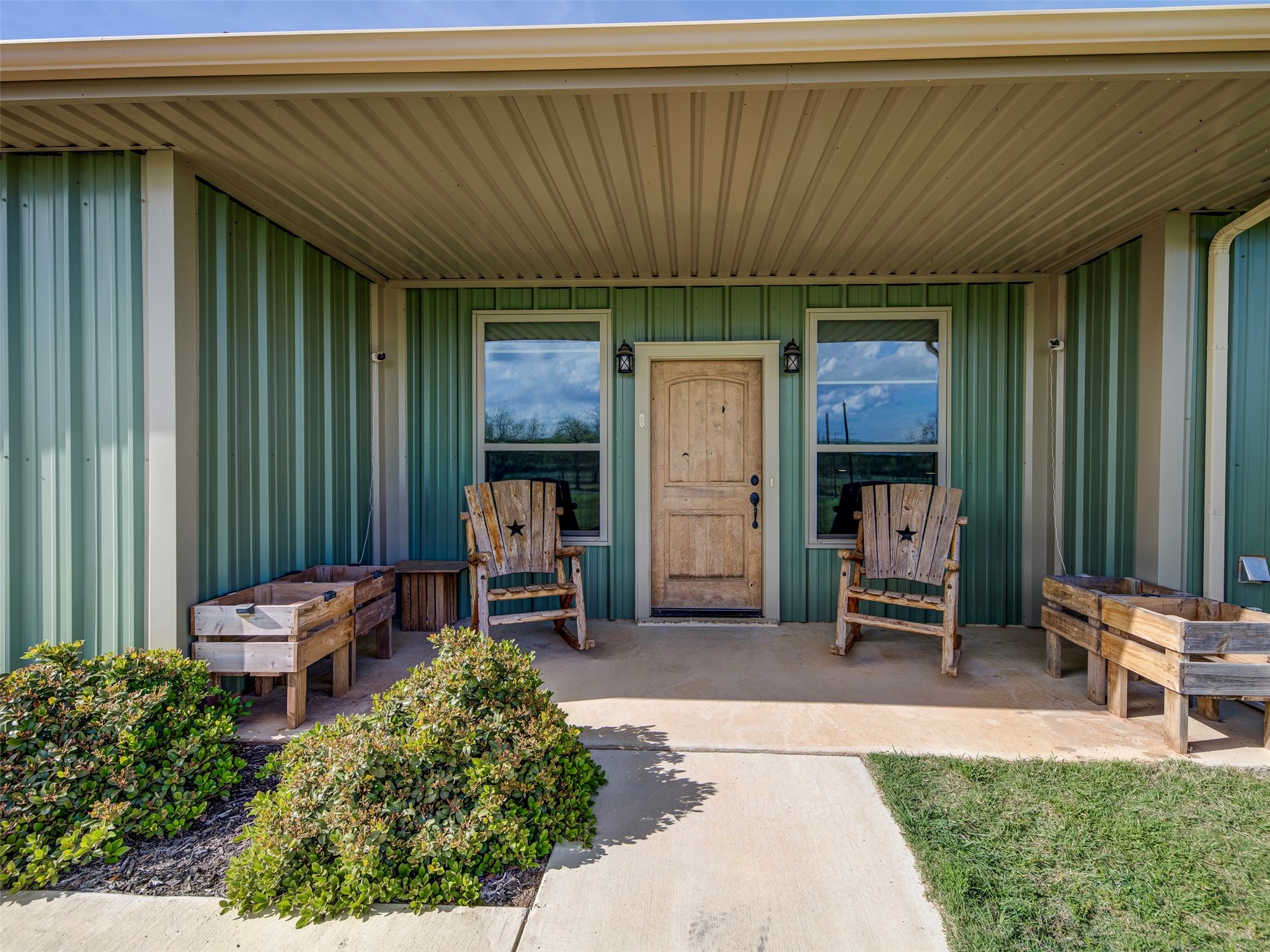 1020 County Road 1596 Alvord TX 76225