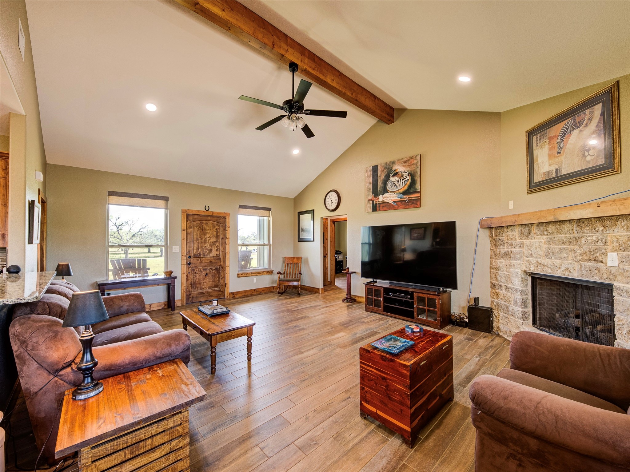 1020 County Road 1596 Alvord TX 76225