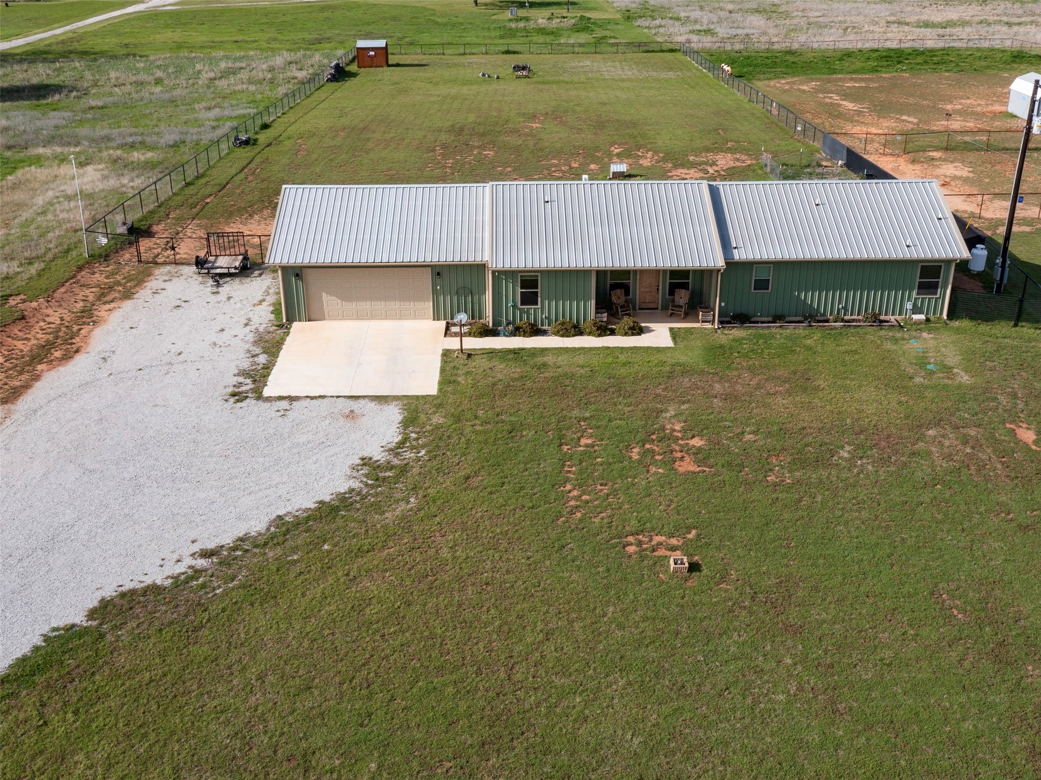 1020 County Road 1596 Alvord TX 76225