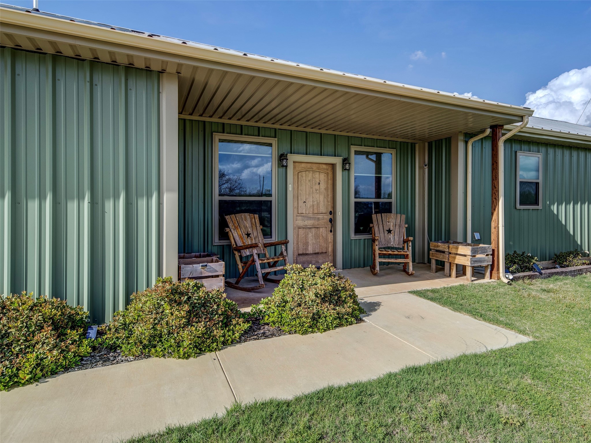1020 County Road 1596 Alvord TX 76225