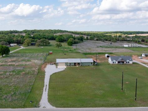 1020 County Road 1596 Alvord TX 76225