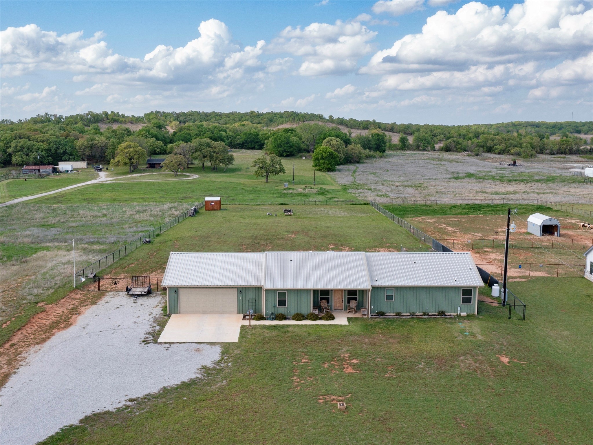 1020 County Road 1596 Alvord TX 76225