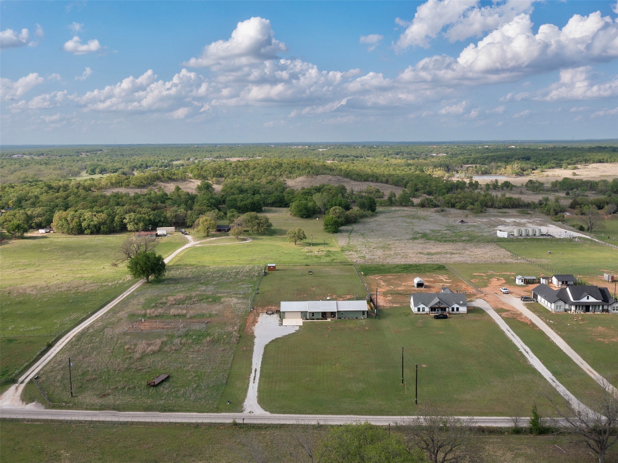 1020 County Road 1596 Alvord TX 76225