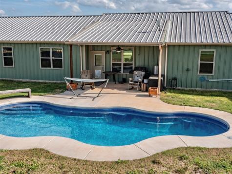 1020 County Road 1596 Alvord TX 76225
