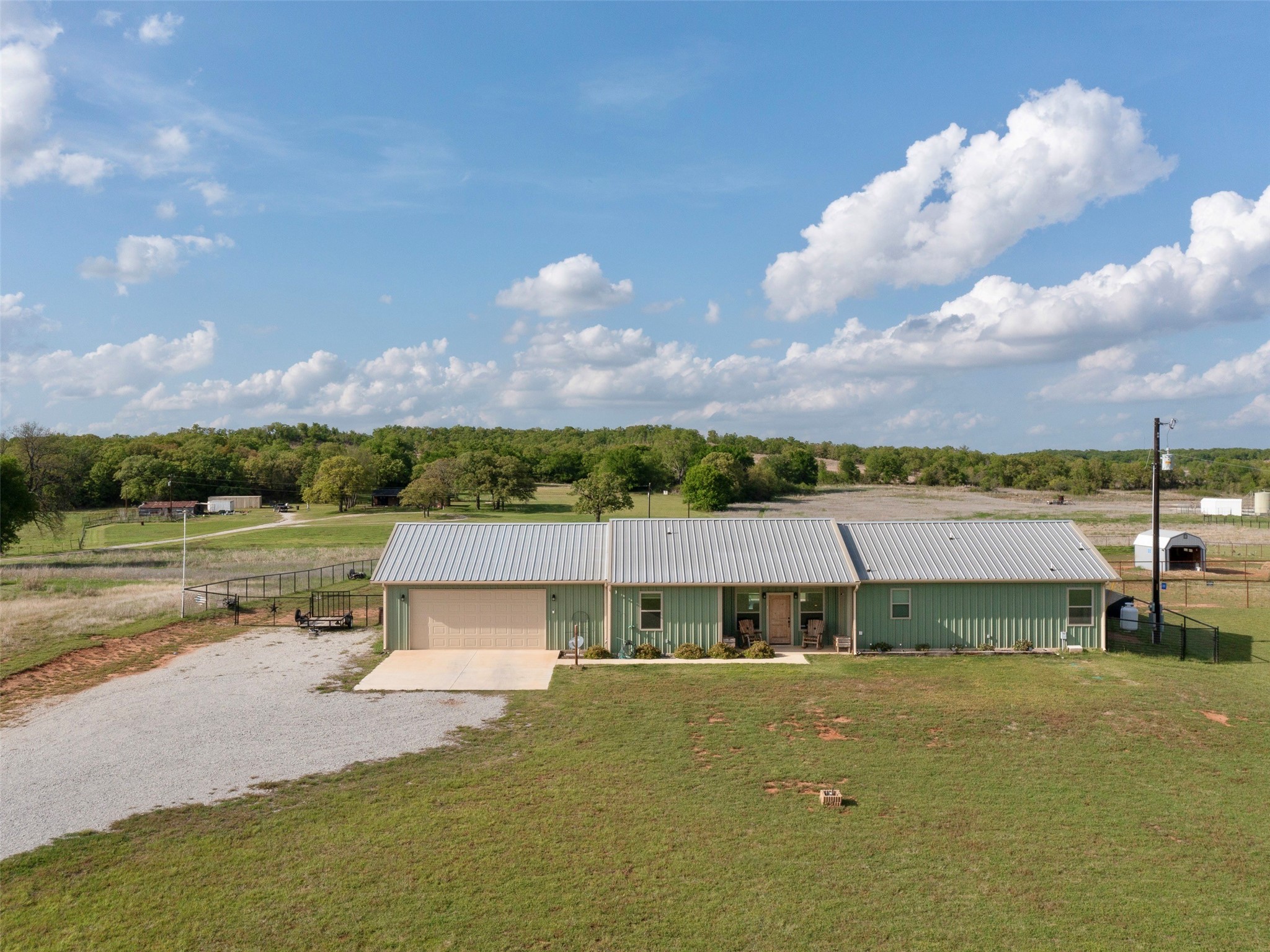 1020 County Road 1596 Alvord TX 76225
